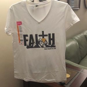 Gildan women’s t-shirt